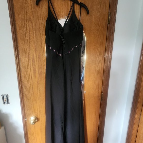 Beautiful Black Evening gown - Picture 1 of 7